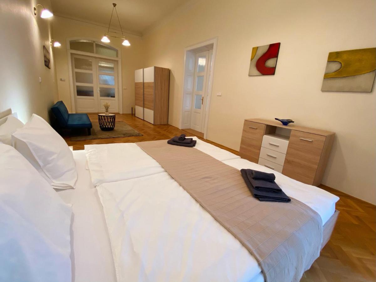 Luxury Vincents Apartments קושיצה מראה חיצוני תמונה