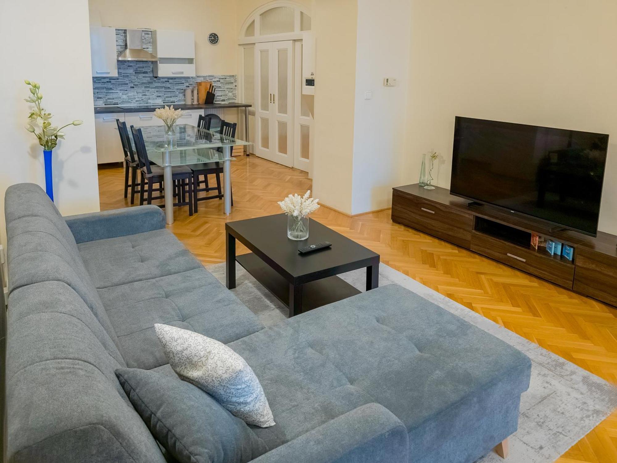 Luxury Vincents Apartments קושיצה מראה חיצוני תמונה